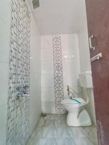 Bathroom Image of 500 Sq.ft 1 BHK Builder Floor for rent in Vrindavan Yojana Lucknow for Rs. 8000