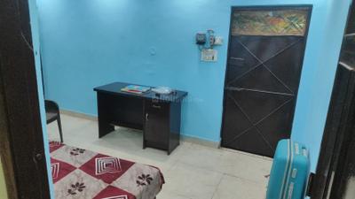 Bedroom Image of 670 Sq.ft 2 BHK Duplex for rent in Sabzi Mandi Old New Delhi for Rs. 14999
