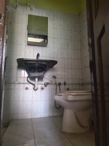 Bathroom Image of 800 Sq.ft 2 BHK Apartment / Flat for rent in Shivaji Nagar Mumbai for Rs. 48000