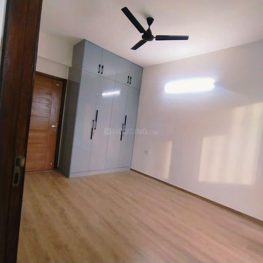 Tulip yellow  Bedroom 1