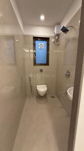 Bathroom Image of 620 Sq.ft 2 BHK Apartment / Flat for sale in Malad East Mumbai for Rs. 12400000