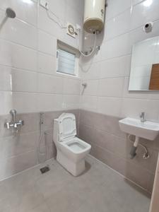 Bathroom Image of 840 Sq.ft 1 BHK Builder Floor for rent in HSR Layout Bengaluru for Rs. 42000