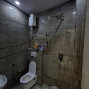 Bathroom Image of 650 Sq.ft 1 BHK Builder Floor for rent in Dwarka Mor New Delhi for Rs. 15000