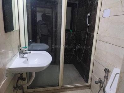 Bathroom Image of 1400 Sq.ft 2 BHK Apartment / Flat for rent in Gulmohar Enclave, Gulmohar Park New Delhi for Rs. 70000