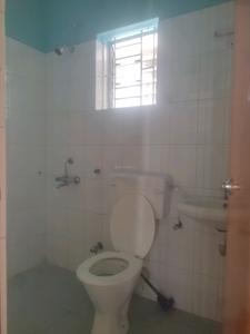 Common Bathroom Image of 901 Sq.ft 3 BHK Apartment / Flat for sale in Shapoorji Pallonji Shukhobrishti Spandan Phase 9 , New Town Kolkata for Rs. 6300000