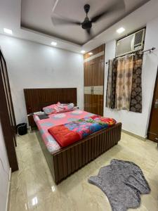 Bedroom Image of 900 Sq.ft 1 BHK Independent House for rent in West Shalimar Bagh RWA, Shalimar Bagh New Delhi for Rs. 25000