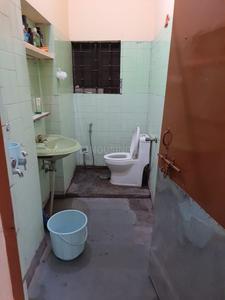 Bathroom Image of 2000 Sq.ft 3 BHK Builder Floor for rent in Aliganj Lucknow for Rs. 16500