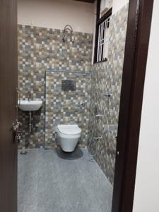 Bathroom Image of 800 Sq.ft 3 BHK Apartment / Flat for rent in Jagatpura Jaipur for Rs. 30000