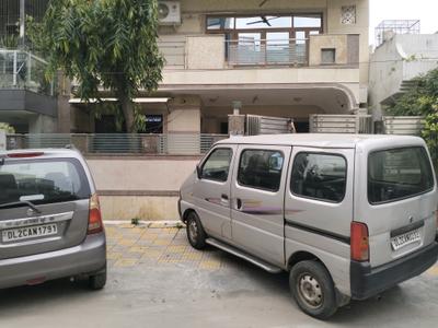 Car Garage Image of 2160 Sq.ft 4 BHK Builder Floor for sale in Preet Vihar New Delhi for Rs. 30000000