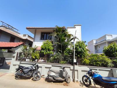 Image of 5000 Sq.ft 4 BHK Villa for rent in Thaltej, Ahmedabad for Rs. 250000