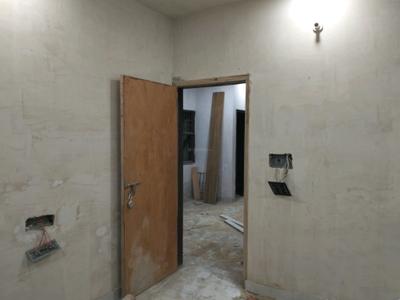 Bedroom Image of 1000 Sq.ft 3 BHK Apartment / Flat for sale in Sector 4 Rohini New Delhi for Rs. 5500000