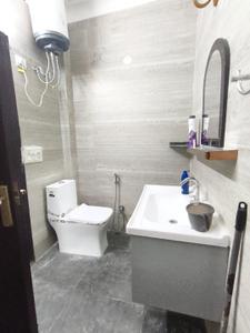 Bathroom Image of 2000 Sq.ft 3 BHK Builder Floor for rent in Lajpat Nagar New Delhi for Rs. 120000