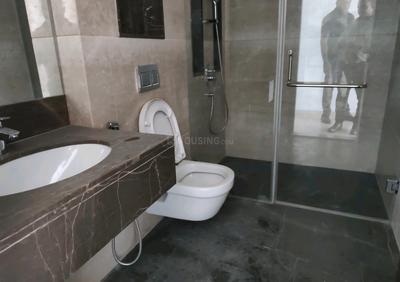 Bathroom Image of 1800 Sq.ft 3 BHK Apartment / Flat for rent in Lokhandwala Minerva, Worli Mumbai for Rs. 375000