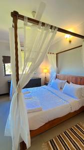 Bedroom Image of 1100 Sq.ft 2 BHK Apartment / Flat for rent in Marna Siolim Goa for Rs. 60000