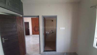 Bedroom Image of 1200 Sq.ft 2 BHK Builder Floor for rent in Kattupakkam Chennai for Rs. 25000