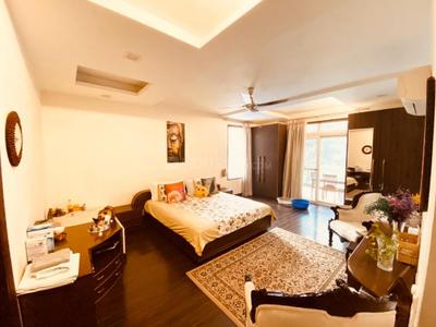 Bedroom Image of 12500 Sq.ft 10 BHK Villa for sale in Sainik Farm New Delhi for Rs. 220000000
