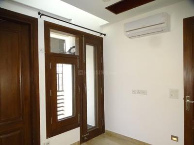 Bedroom Image of 1500 Sq.ft 3 BHK Builder Floor for rent in Swaraj Homes RWA Chittaranjan Park Block K, Chittaranjan Park New Delhi for Rs. 90000