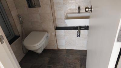 Bathroom Image of 612 Sq.ft 1 BHK Apartment / Flat for rent in Mahindra Happinest Tathawade, Tathawade Pune for Rs. 21000