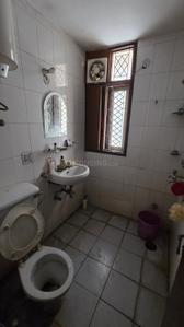 Bathroom Image of 1000 Sq.ft 2 BHK Apartment / Flat for sale in The Antriksh Royal Palm Apartments, Sector 56 Gurgaon for Rs. 15000000
