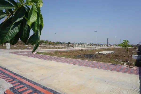 100 Gaj Plots Main Image 1