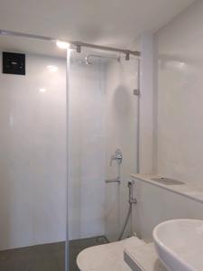 Common Bathroom Image of 2238 Sq.ft 3 BHK Apartment / Flat for sale in Mahalakshmi Mumbai for Rs. 100000000