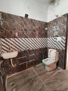 Bathroom Image of 2110 Sq.ft 3 BHK Builder Floor for rent in Sector 9 Gurgaon for Rs. 28000