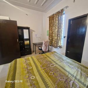 Bedroom Image of 1500 Sq.ft 2.5 BHK Builder Floor for rent in Model Town Bathinda for Rs. 13000