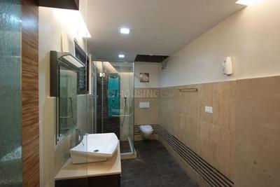 Bathroom Image of 3800 Sq.ft 4 BHK Apartment / Flat for sale in Sunteck Signia Pearl, Bandra East Mumbai for Rs. 240000000