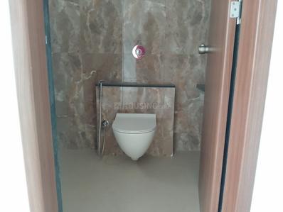 Bathroom Image of 1000 Sq.ft 2 BHK Apartment / Flat for rent in Prasun Sarvam, Kharadi Pune for Rs. 38500