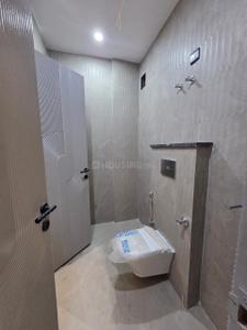 Bathroom Image of 1500 Sq.ft 3 BHK Independent House for rent in Rajouri Garden New Delhi for Rs. 52000