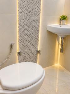 Bathroom Image of 1500 Sq.ft 3 BHK Apartment / Flat for rent in BSK Sky City, Maharajpura Gwalior for Rs. 13000