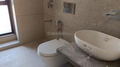 Bathroom Image of 3230 Sq.ft 4 BHK Apartment / Flat for rent in Adani Paarijat, Shantigram Ahmedabad for Rs. 70000