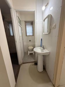 Bathroom Image of 600 Sq.ft 1 BHK Apartment / Flat for sale in Amanora Park Town Pune for Rs. 7000000
