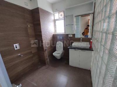 Bathroom Image of 1800 Sq.ft 3 BHK Apartment / Flat for rent in Vasundhara Palm Island, Morabadi Ranchi for Rs. 21000