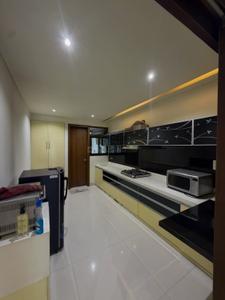 Kitchen Image of 2650 Sq.ft 3 BHK Apartment / Flat for sale in Alkapuri Vadodara for Rs. 16500000