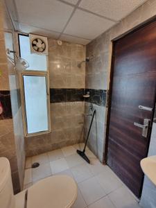 Bathroom Image of 550 Sq.ft 2 BHK Apartment / Flat for rent in Supertech Eco Village, Noida Extension Greater Noida for Rs. 21000