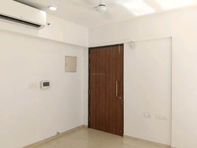 Living Room Image of 1000 Sq.ft 2.5 BHK Apartment / Flat for rent in Lodha Splendora, Kasarvadavali Thane for Rs. 32000