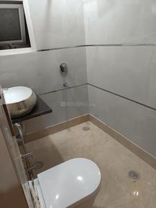 Bathroom Image of 1350 Sq.ft 3 BHK Builder Floor for sale in Model Town New Delhi for Rs. 25000000