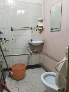 Common Bathroom Image of 1440 Sq.ft 3 BHK Builder Floor for rent in GTB Nagar New Delhi for Rs. 40000