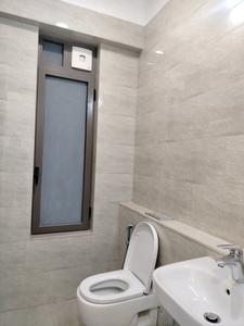 Common Bathroom Image of 3000 Sq.ft 4 BHK Apartment / Flat for sale in Vile Parle East Mumbai for Rs. 125000000