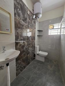 Bathroom Image of 900 Sq.ft 2 BHK Builder Floor for rent in Singasandra Bengaluru for Rs. 31000
