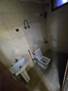 Bathroom Image of 1150 Sq.ft 2 BHK Apartment / Flat for sale in Defence Enclave, Sector 44 Noida for Rs. 7000000