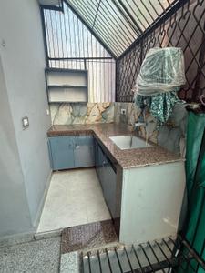 Balcony Image of 450 Sq.ft 1 RK Independent House for rent in Sector 41 Noida for Rs. 21000