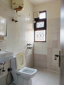 Bathroom Image of 1600 Sq.ft 3 BHK Apartment / Flat for rent in Swaraj Homes Telecom City Apartments, Sector 62 Noida for Rs. 32000