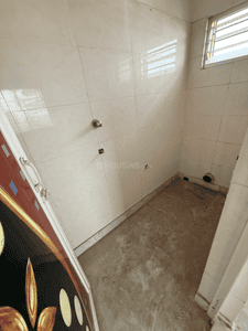Bathroom Image of 927 Sq.ft 2 BHK Apartment / Flat for sale in Airport Gate No 2 Kolkata for Rs. 3522600