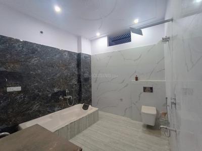 Bathroom Image of 1500 Sq.ft 4 BHK Builder Floor for rent in Jhalwa Allahabad for Rs. 25000