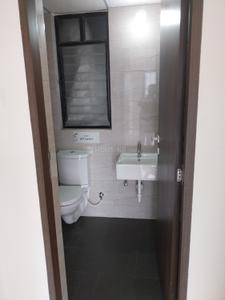 Bathroom Image of 1250 Sq.ft 3 BHK Apartment / Flat for sale in Kumar Purab A3 Building, Magarpatta City Pune for Rs. 13800000