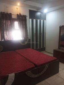 Bedroom Image of 1300 Sq.ft 3 BHK Apartment / Flat for rent in Patparganj New Delhi for Rs. 39500