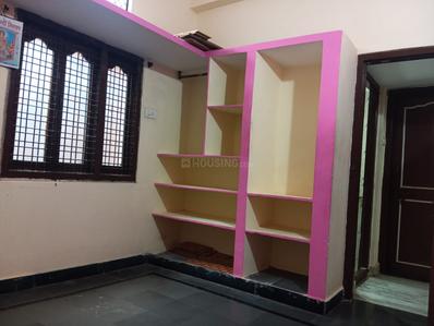 Bedroom Image of 900 Sq.ft 2 BHK Independent House for rent in Lal Darwaza Hyderabad for Rs. 13500