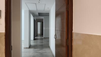 Living Room Image of 2500 Sq.ft 3.5 BHK Apartment / Flat for sale in Mahagun Mezzaria, Sector 78 Noida for Rs. 42500000
